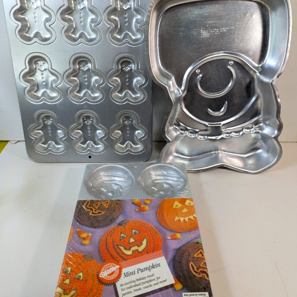 Vintage 1970-90s Wilton Cake Pans Ziggy Gingerbread Man Halloween Aluminum Molds